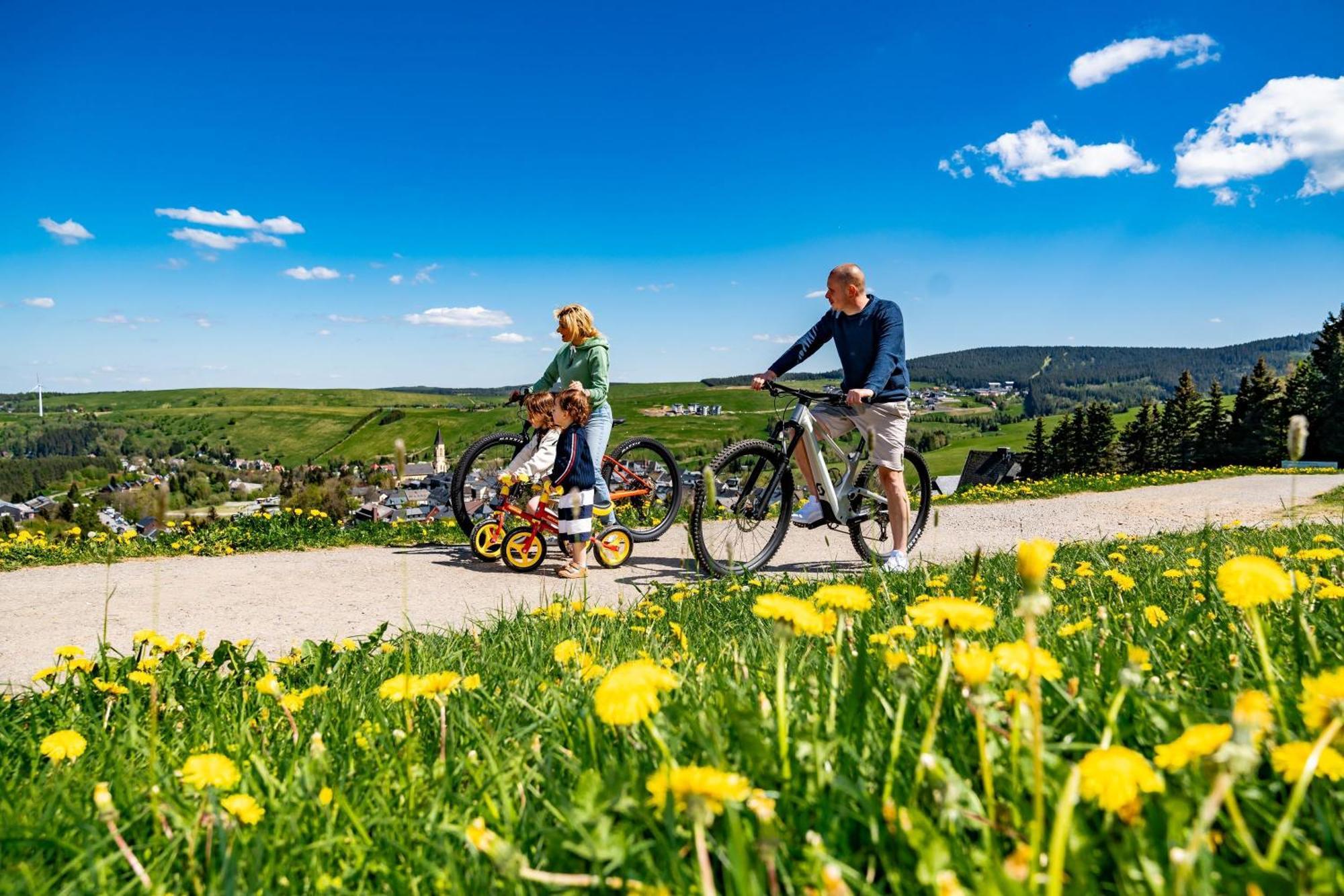 Ahorn Hotel Am Fichtelberg 오베르비젠탈 외부 사진